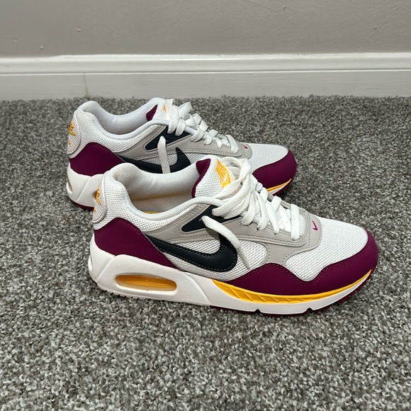 Nike Shoes - Nike Air Max